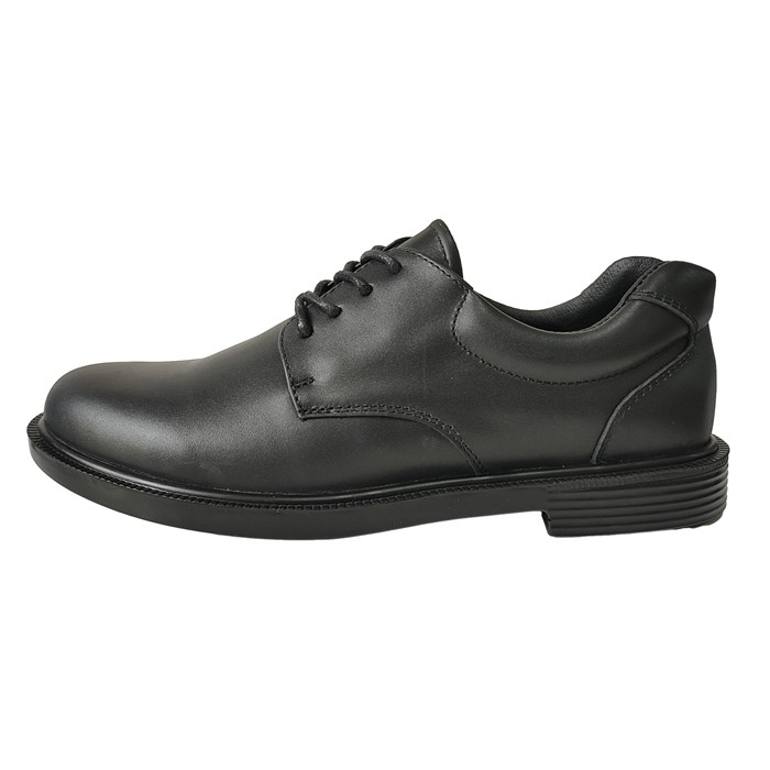 Skórzane buty oficerów wojskowych